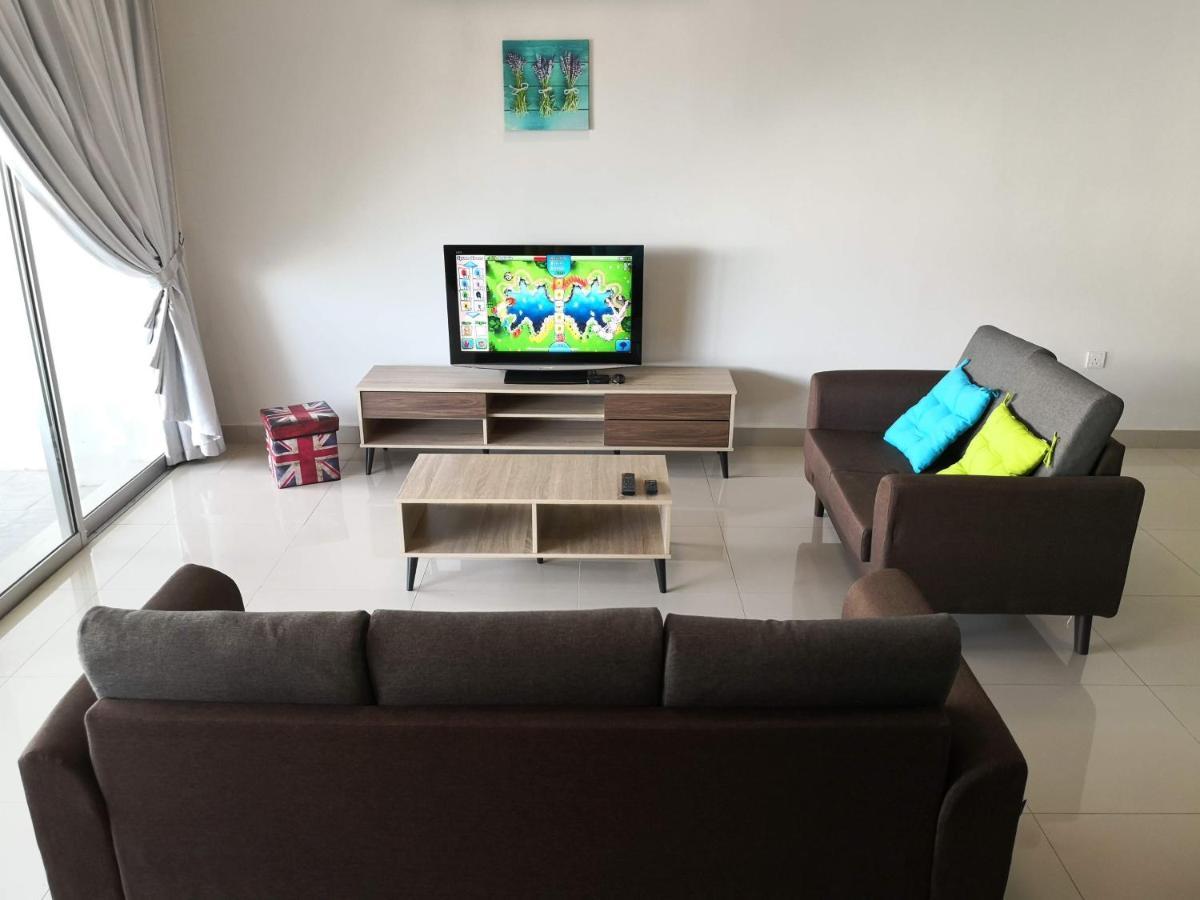 Sparkling Clean Homestay @ Kota Kemuning - Rimbayu Teluk Panglima Garang Luaran gambar