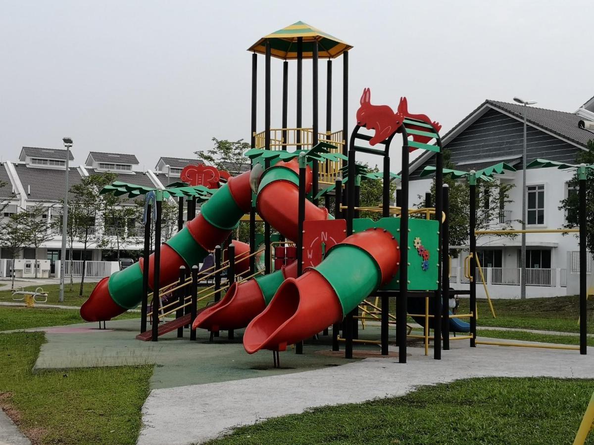 Sparkling Clean Homestay @ Kota Kemuning - Rimbayu Teluk Panglima Garang Luaran gambar