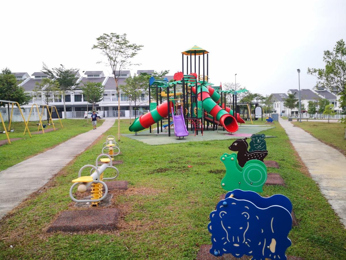 Sparkling Clean Homestay @ Kota Kemuning - Rimbayu Teluk Panglima Garang Luaran gambar